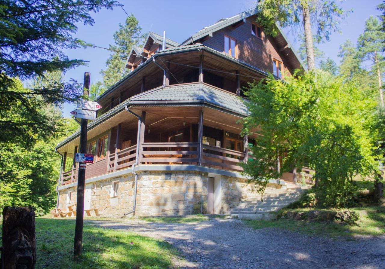 Lesna Willa Pttk W Komanczy Komańcza Exteriér fotografie